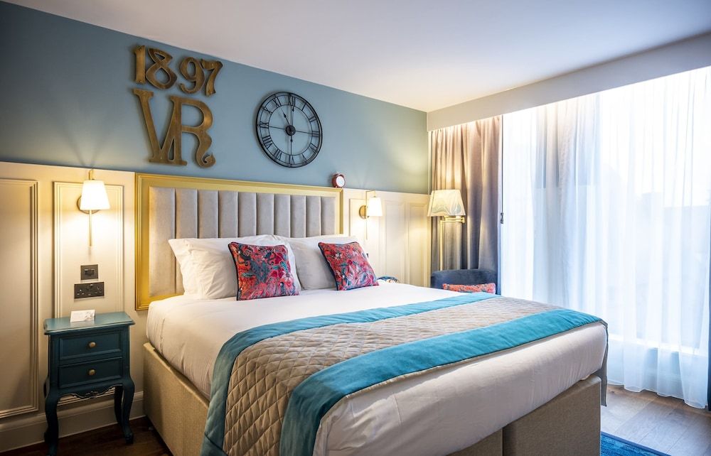 Standard Room, 1 King Bed