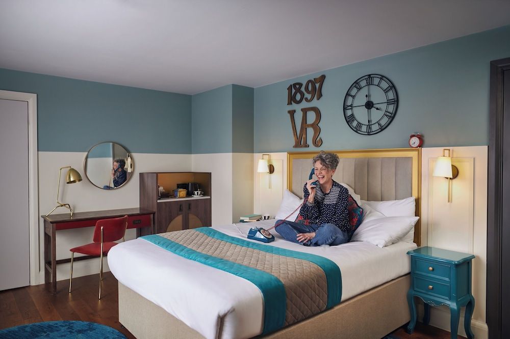 Deluxe Room, 1 King Bed, Balcony