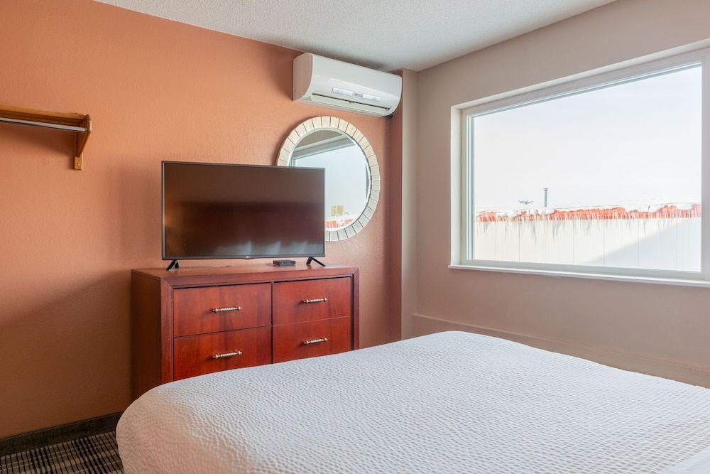Suite, 1 Queen Bed with Sofa bed