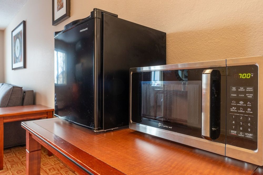 Norland Inn and Suites Roseau Suite, 1 King Bed with Sofa bed (One King Bedroom Suite with Sofa Slee) 9