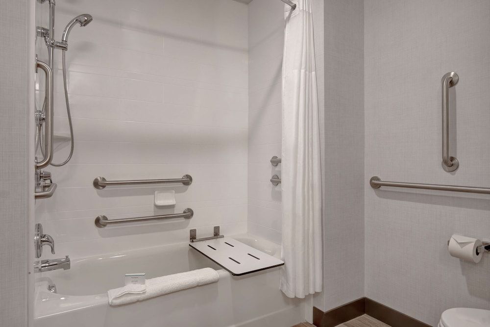 Studio, 1 King Bed, Accessible, Bathtub (Mobility & Hearing)