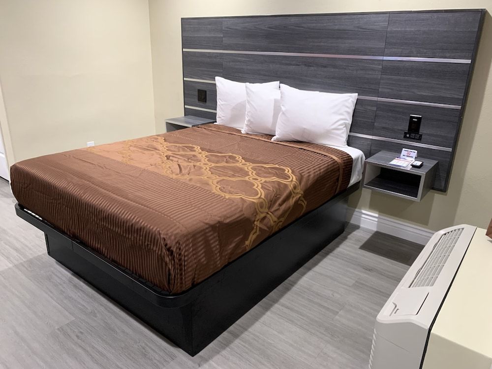 undefined Pacific Inn Anaheim 7