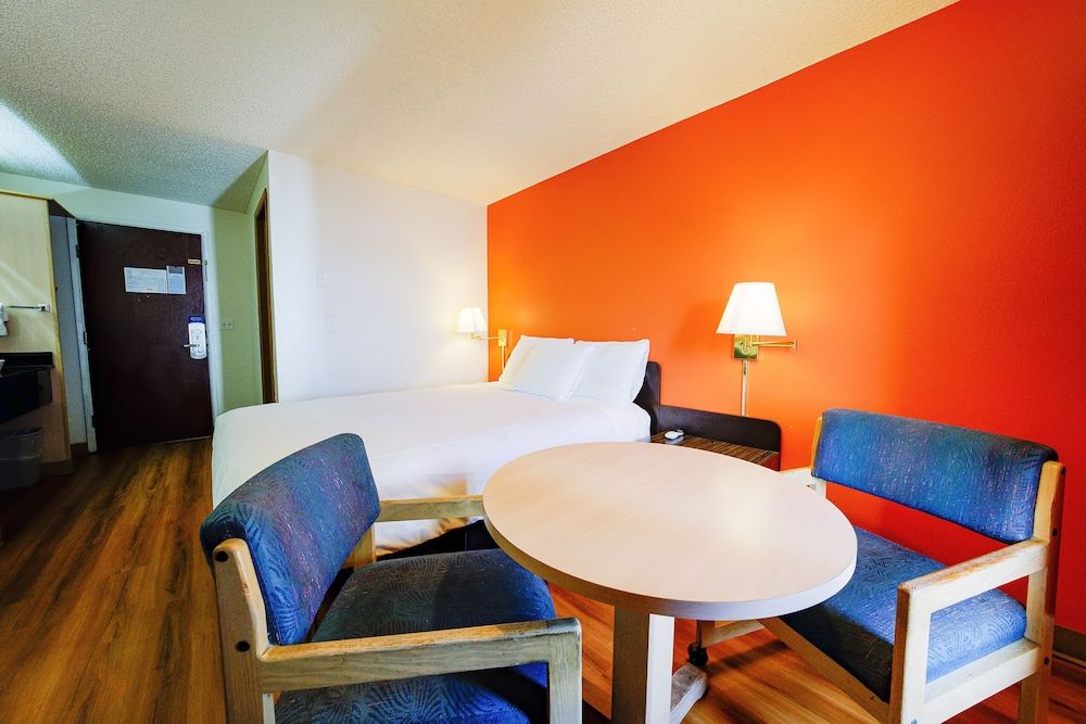 OYO Hotel Hermiston OR, Downtown Room, 1 Queen Bed 8