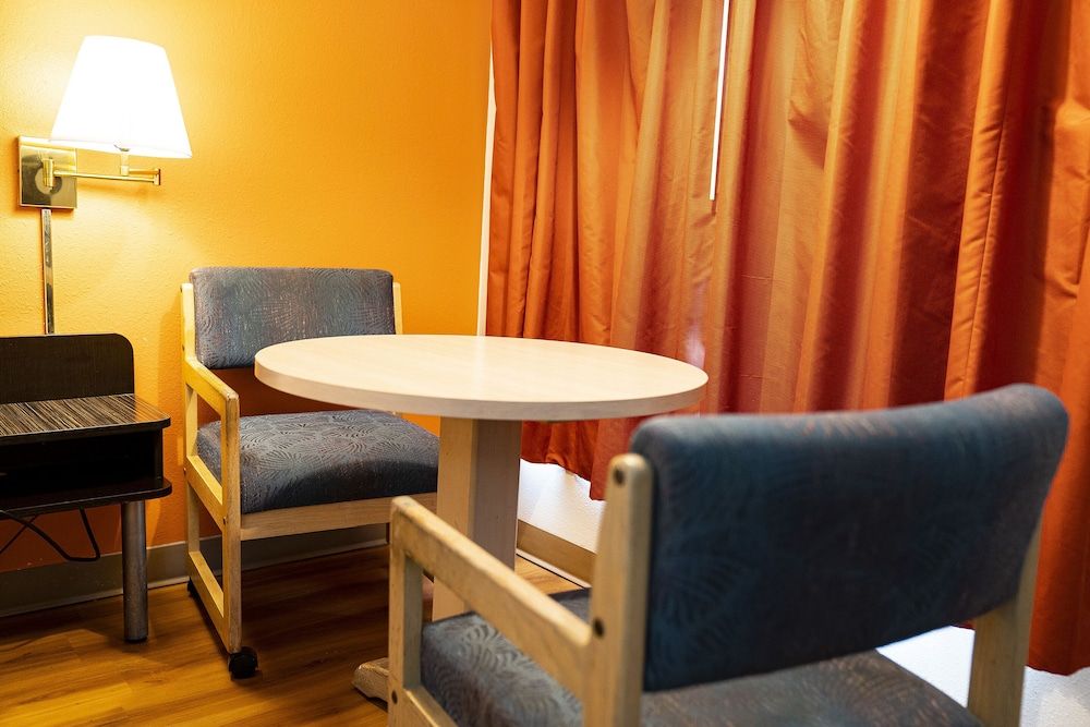 OYO Hotel Hermiston OR, Downtown Room, 1 King Bed 10