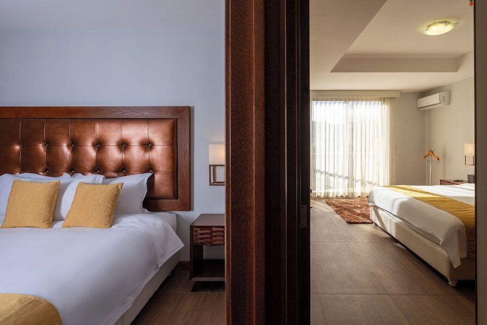 Superior Apartment, 2 Queen Beds, City View