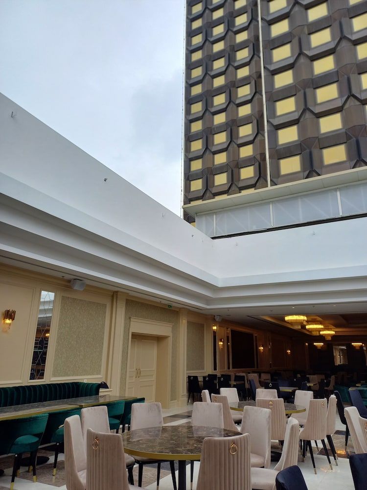Astoria Grand Hotel