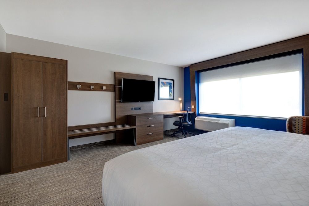 Standard Room, 1 King Bed, Accessible (Communications)