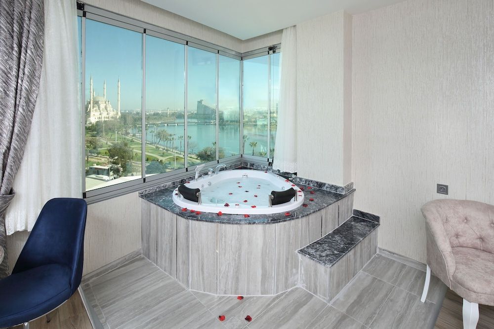 Taşköprü Hotel Deluxe Studio Suite 4