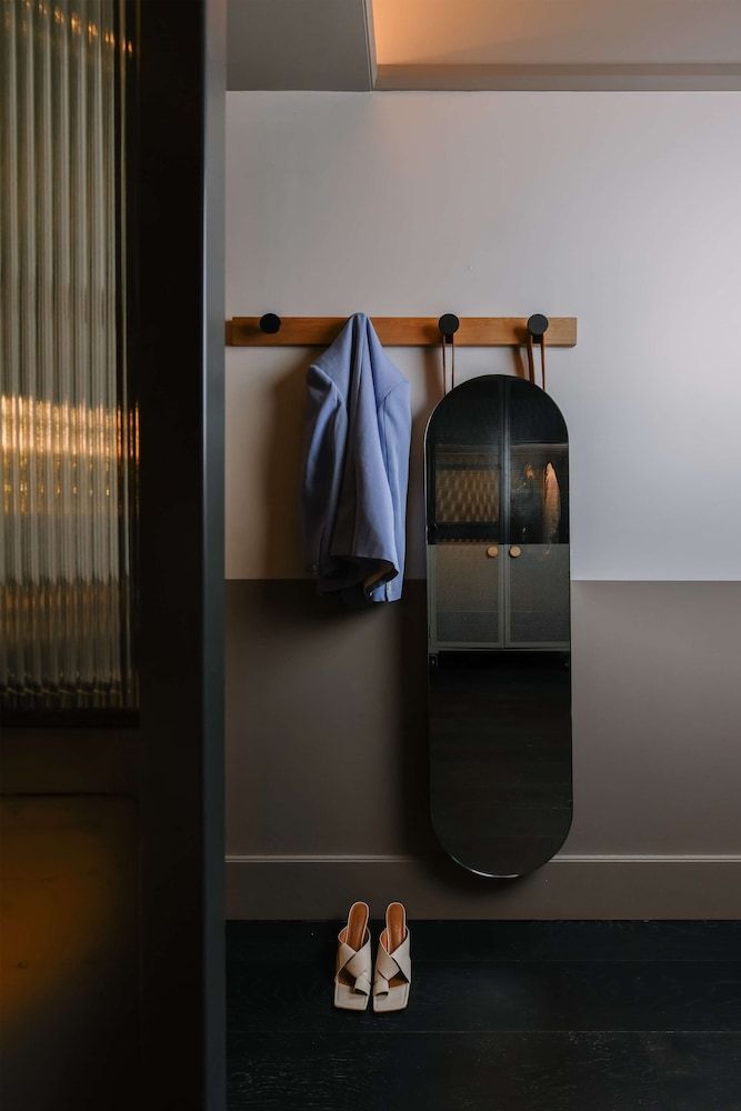 QT Newcastle Room, 1 Queen Bed (QT) 4