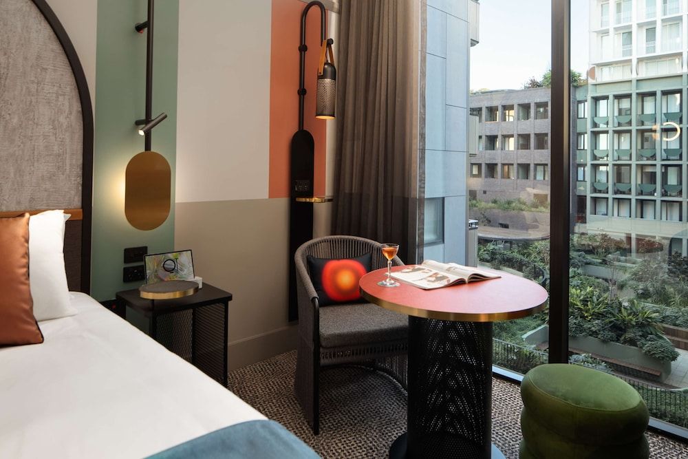 QT Newcastle Room, 1 King Bed (QT) 8