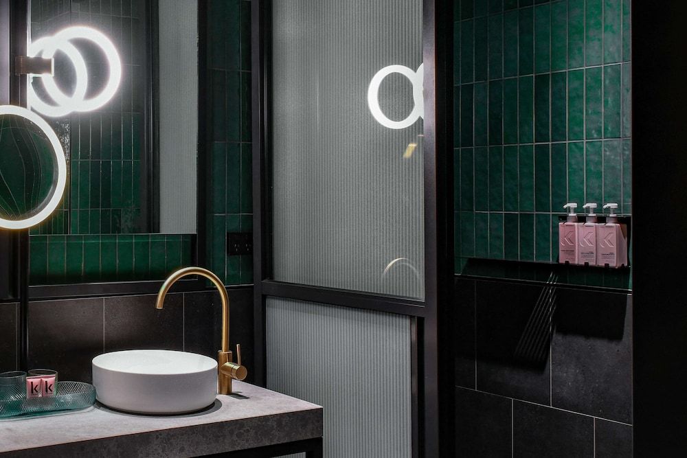 QT Newcastle Room, 1 Queen Bed (QT) 7