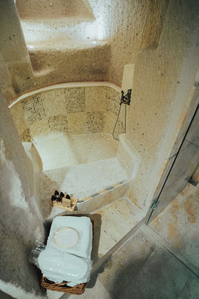 King Cave Suite with Stone Bathtub
