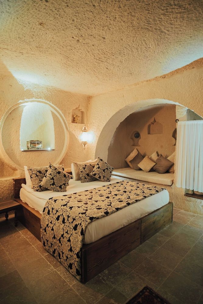 undefined Hu of Cappadocia 8