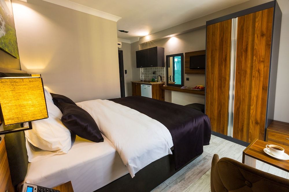 Azra Suite Otel Standard Double Room 9