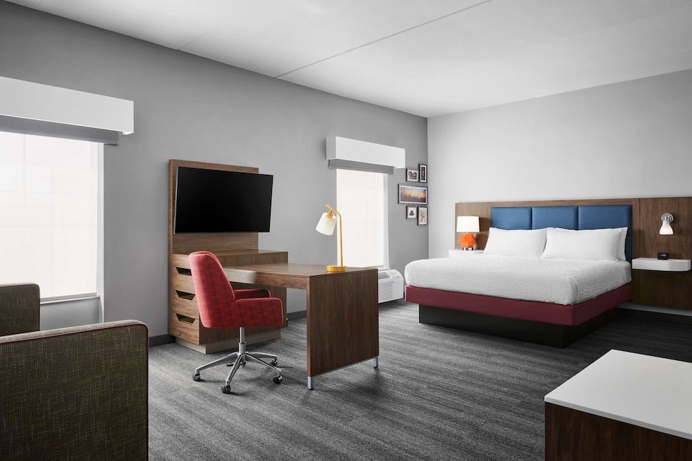 Studio, 1 King Bed with Sofa bed, Accessible, Bathtub