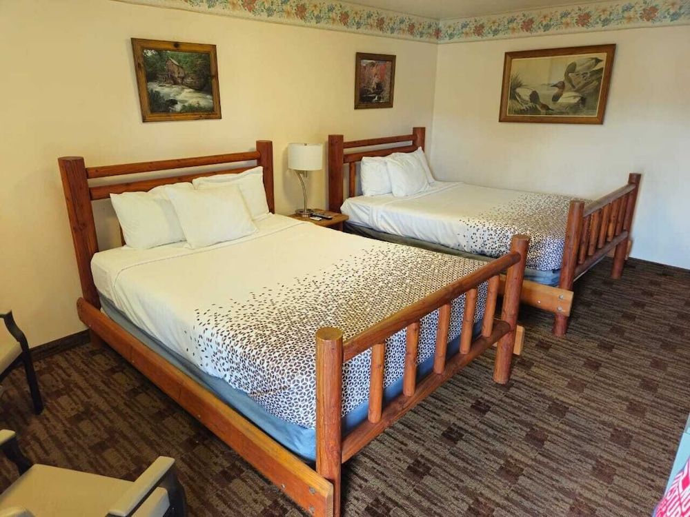 Sweet Breeze Inn Standard Room, 2 Queen Beds 3