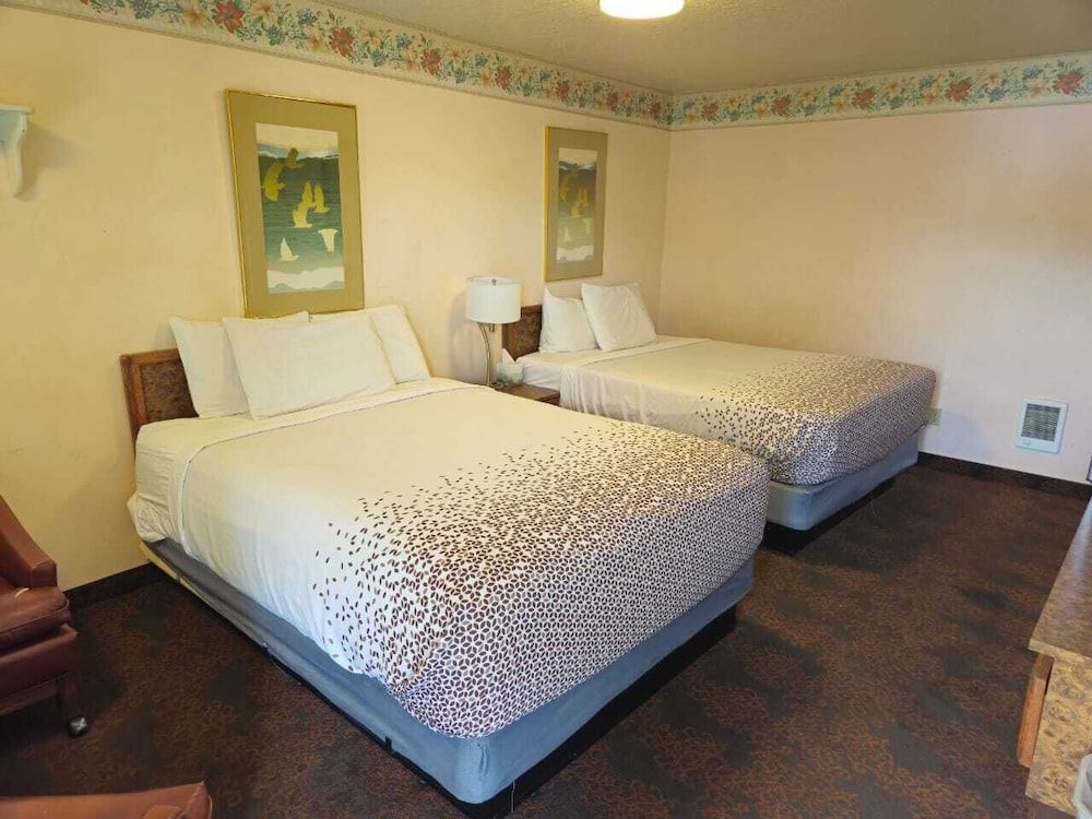 Sweet Breeze Inn Standard Room, 2 Queen Beds 2