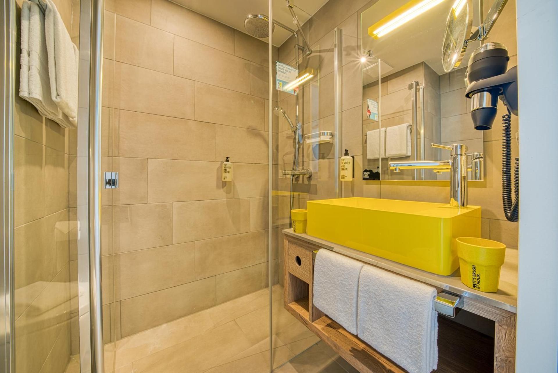 Vienna House Easy by Wyndham Augsburg 1 Double Bed, Standard Room 3