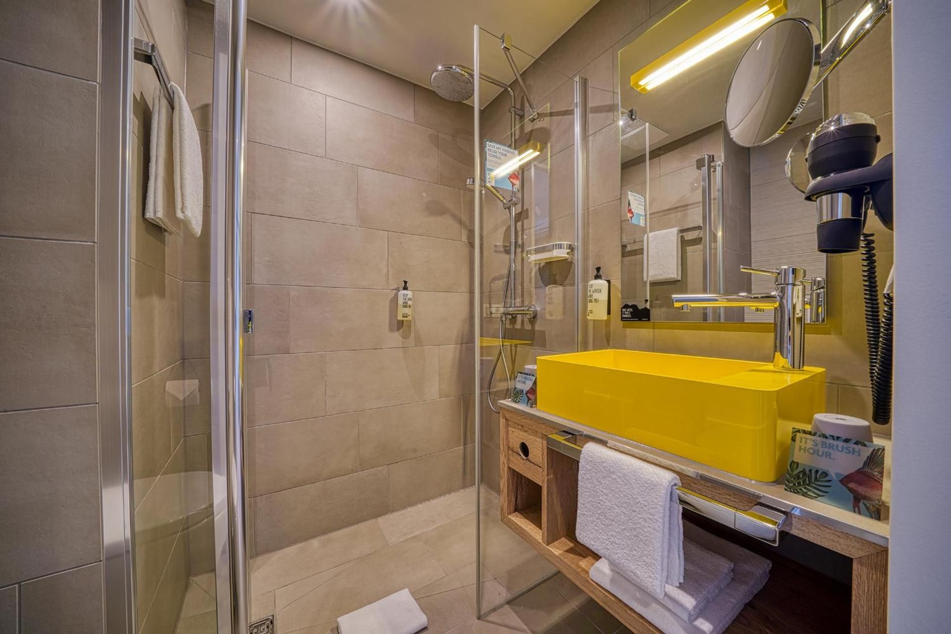 Vienna House Easy by Wyndham Augsburg 1 Double Bed, Studio 2