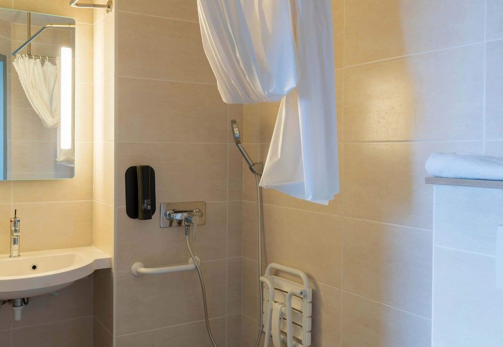 B&B HOTEL MONTARGIS Double Room, Accessible, Non Smoking 7