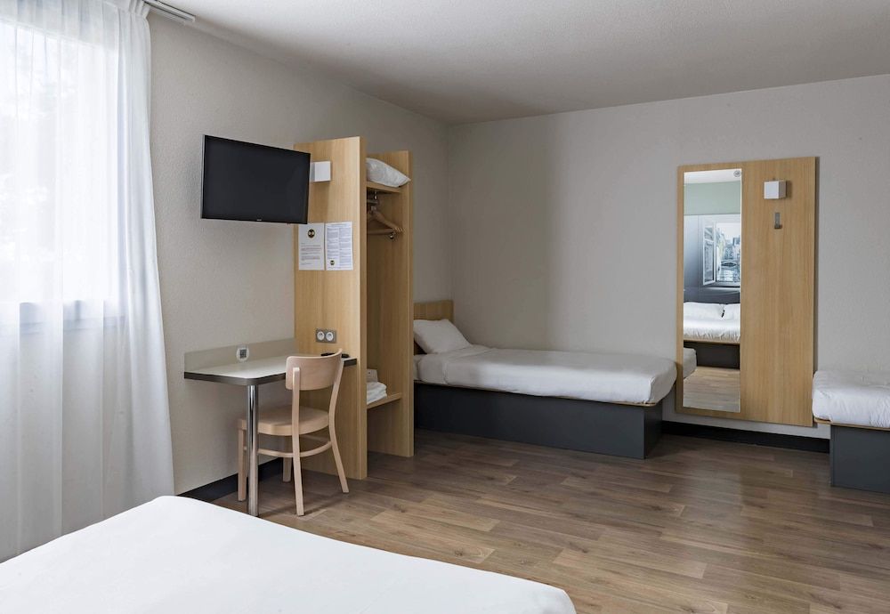 B&B HOTEL MONTARGIS Family Room, Non Smoking 2