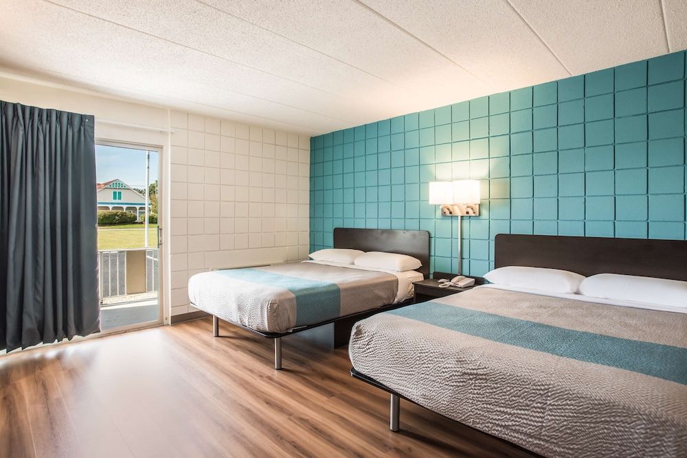 Standard Room, 2 Queen Beds, Non Smoking