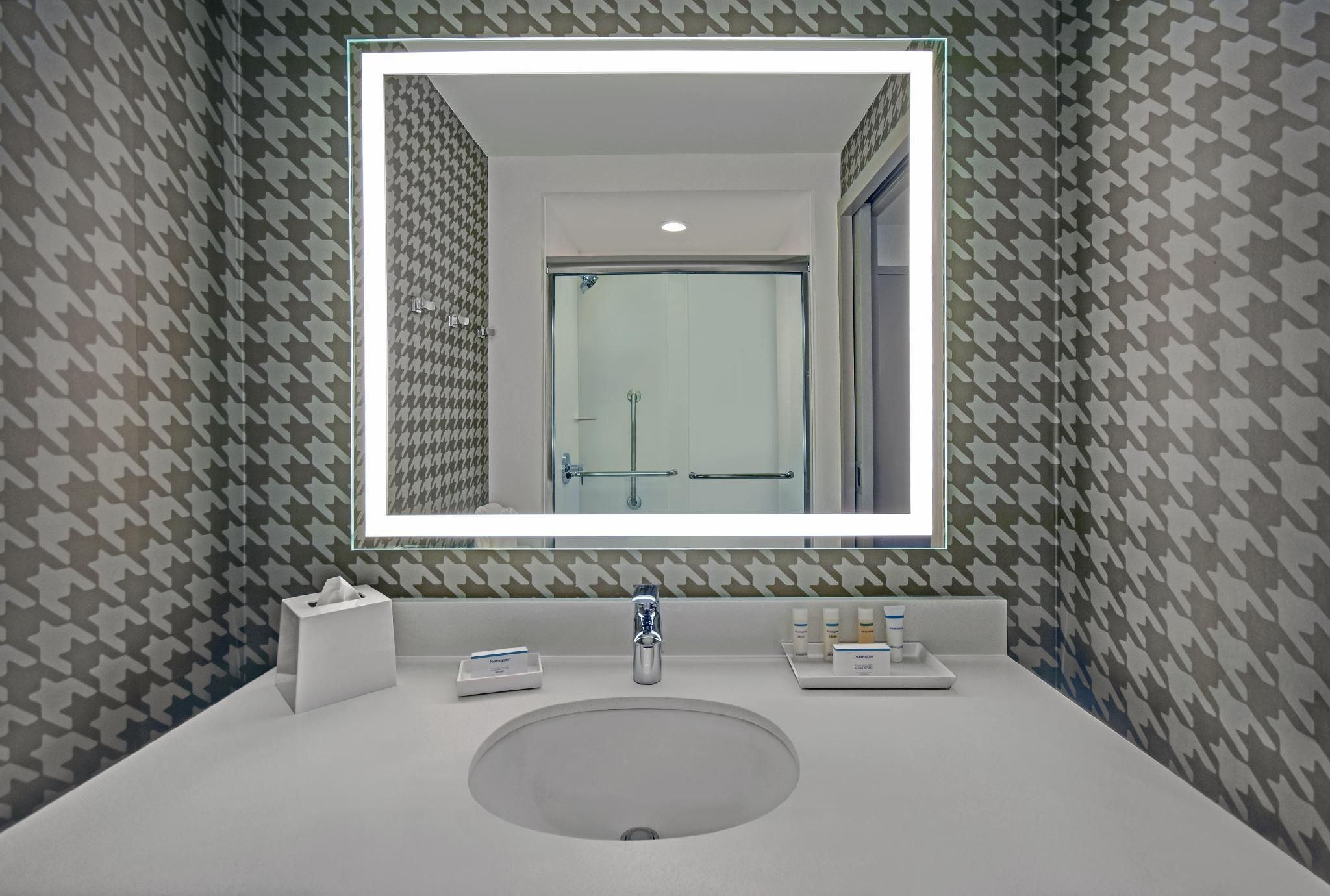 2 QUEEN BEDS STUDIO NONSMOKING