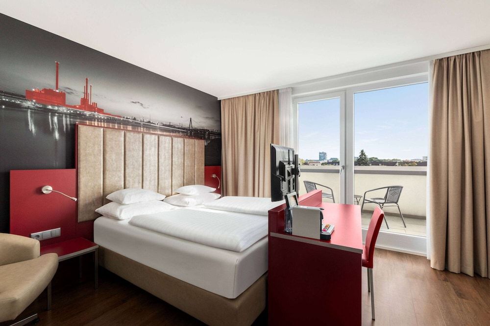 Amedia Linz, Trademark Collection by Wyndham Room (Lounge) 2