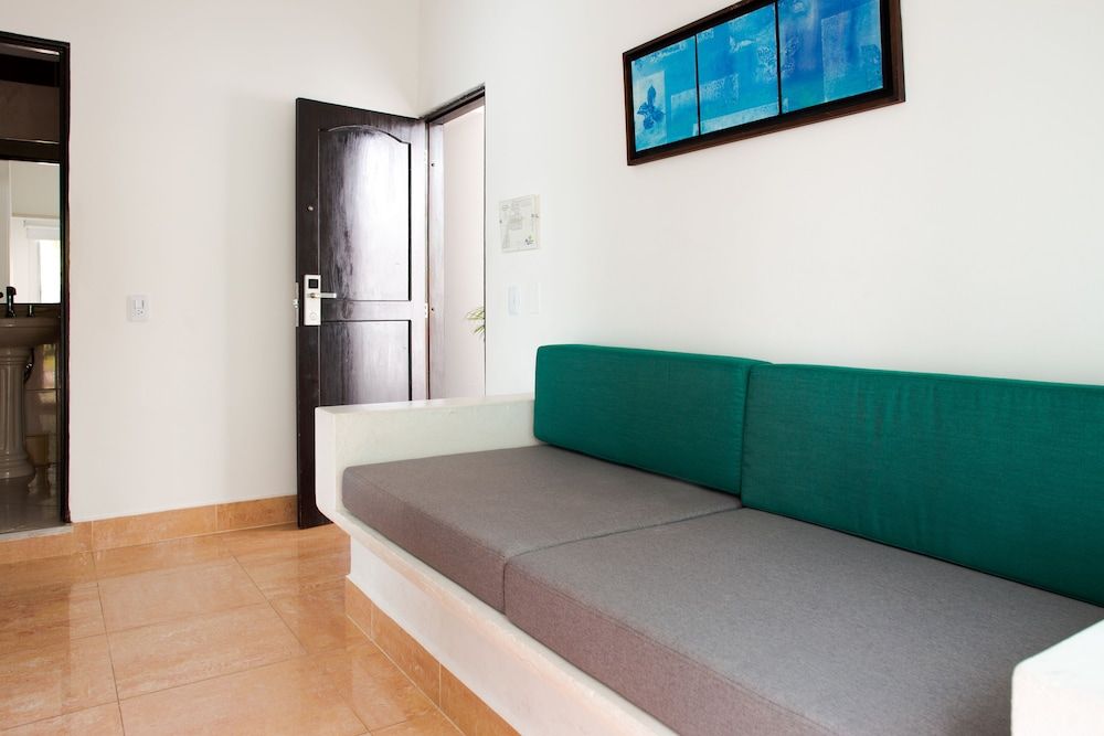 Hotel Manantial Quadruple Room 7