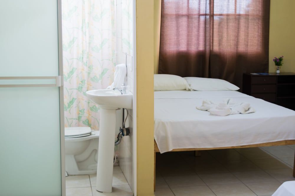 Single Room, 1 Queen Bed, Accessible
