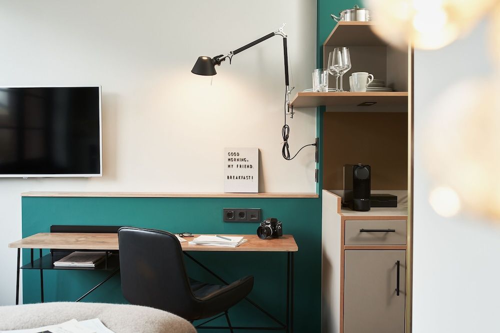 Hood House Double Room (Cozyhood+) 6