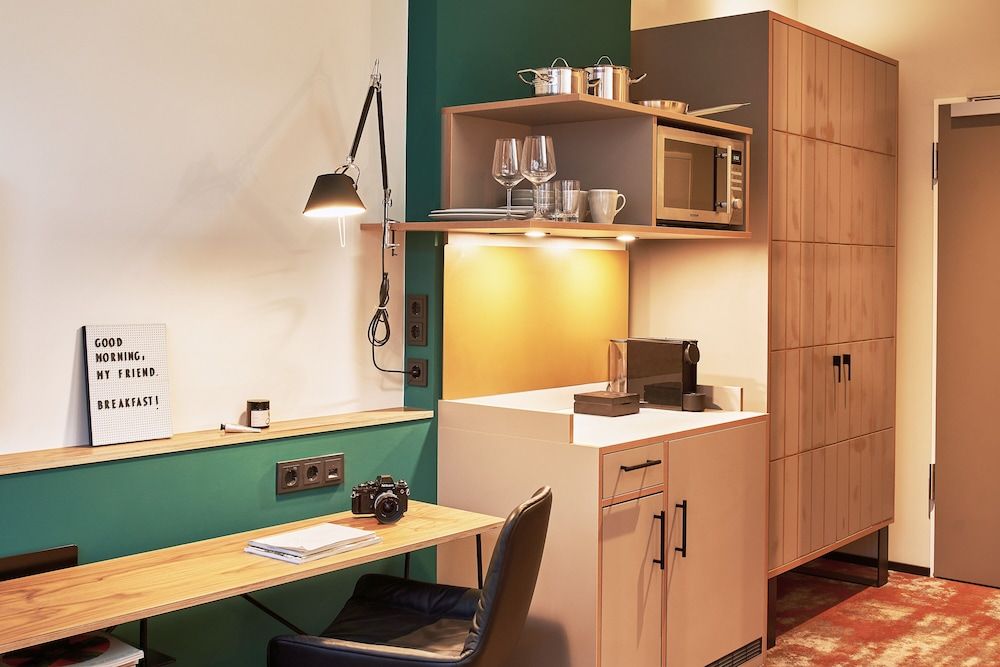 Hood House Double Room (Cozyhood+) 7