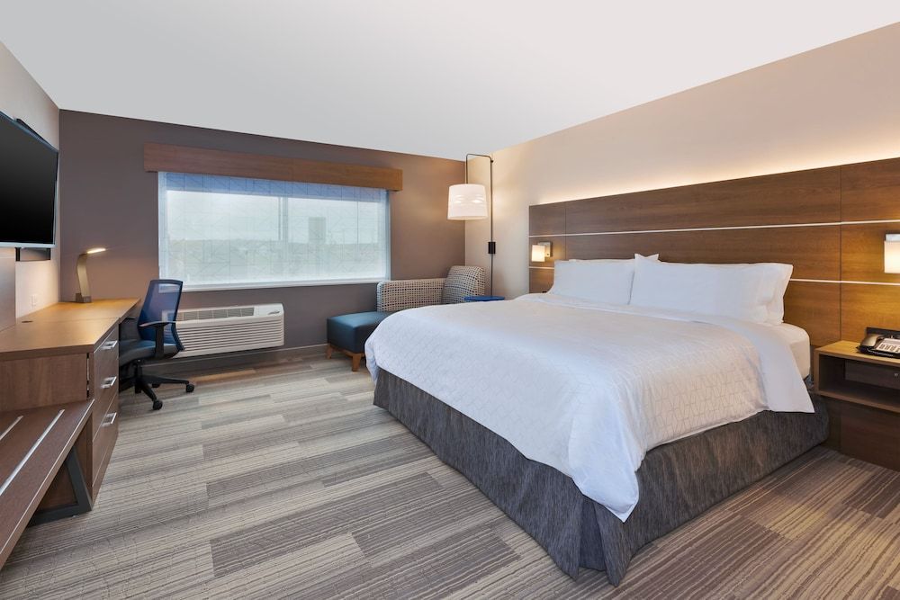 Standard Room, 1 King Bed, Accessible, Non Smoking (Communications)