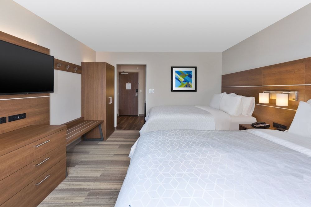 Suite, 2 Queen Beds, Mobility Accessible, Non Smoking (Communications)
