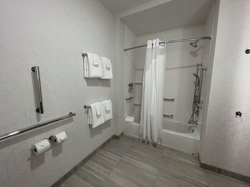 Suite, 1 King Bed, Accessible (Mobility, Accessible Tub)