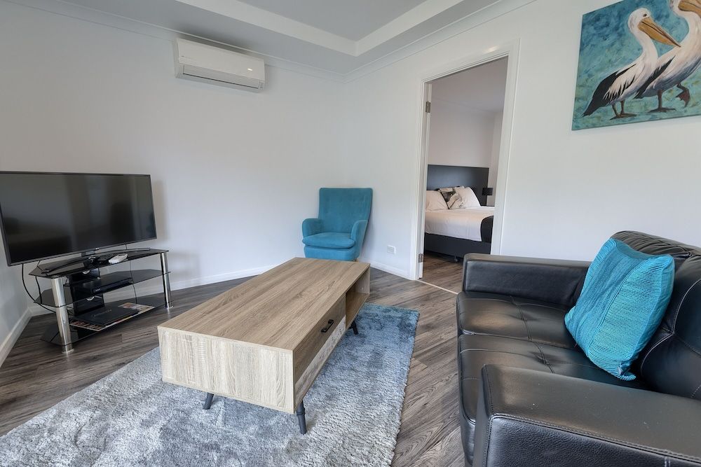 Pelicans Albany Villa, 1 King Bed 4