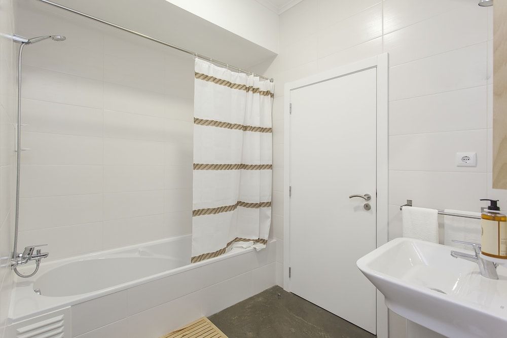 Emporium Lisbon Suites Superior Suite, 1 Double Bed, River View 6