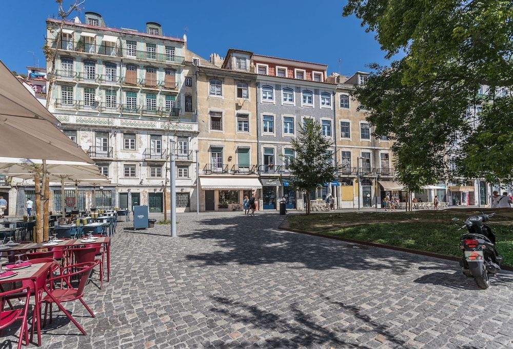 undefined Emporium Lisbon Suites 9