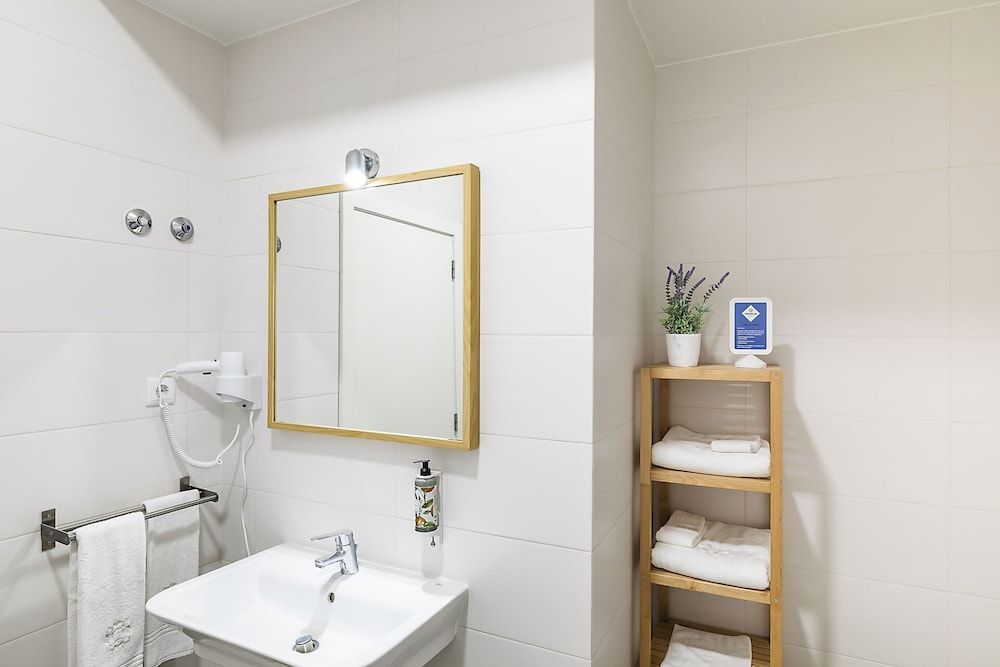 Emporium Lisbon Suites Superior Suite, 1 Double Bed, River View 8