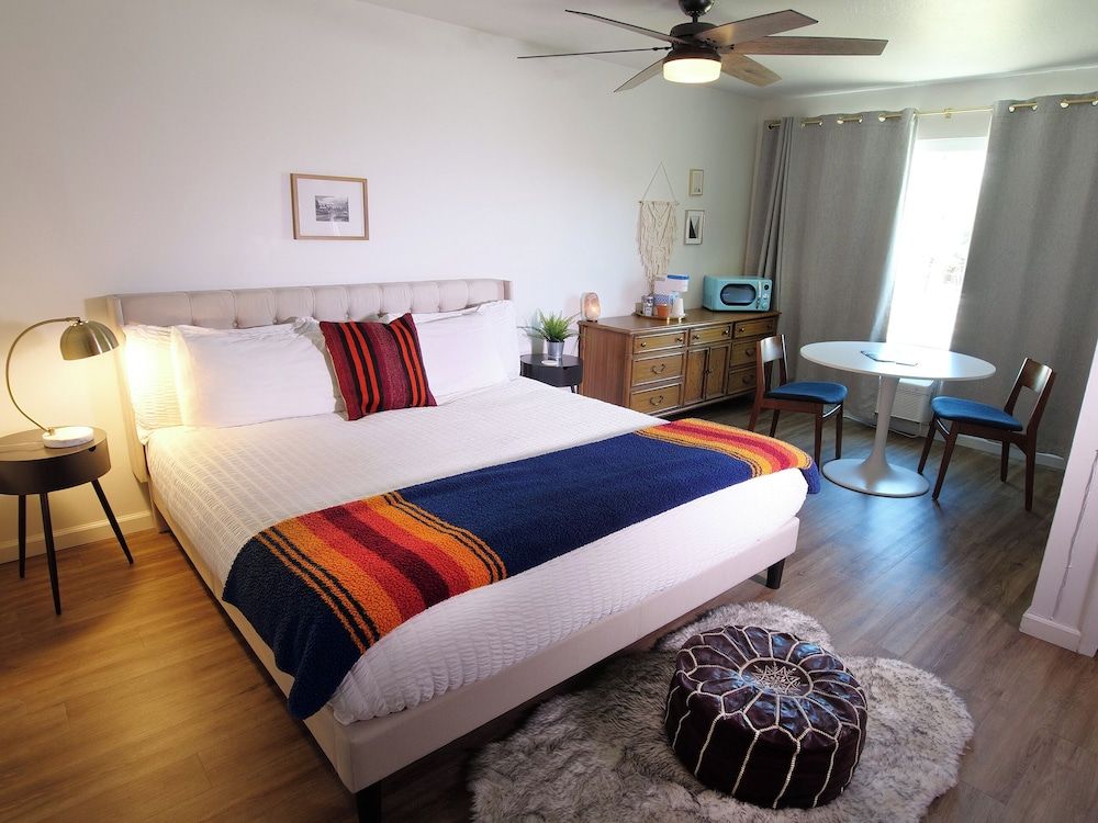 Deluxe Single Room