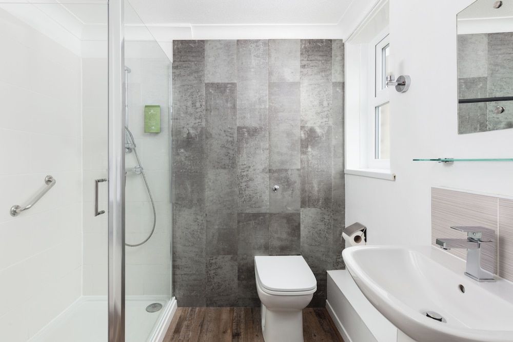 The George Hotel Standard Twin Room 13