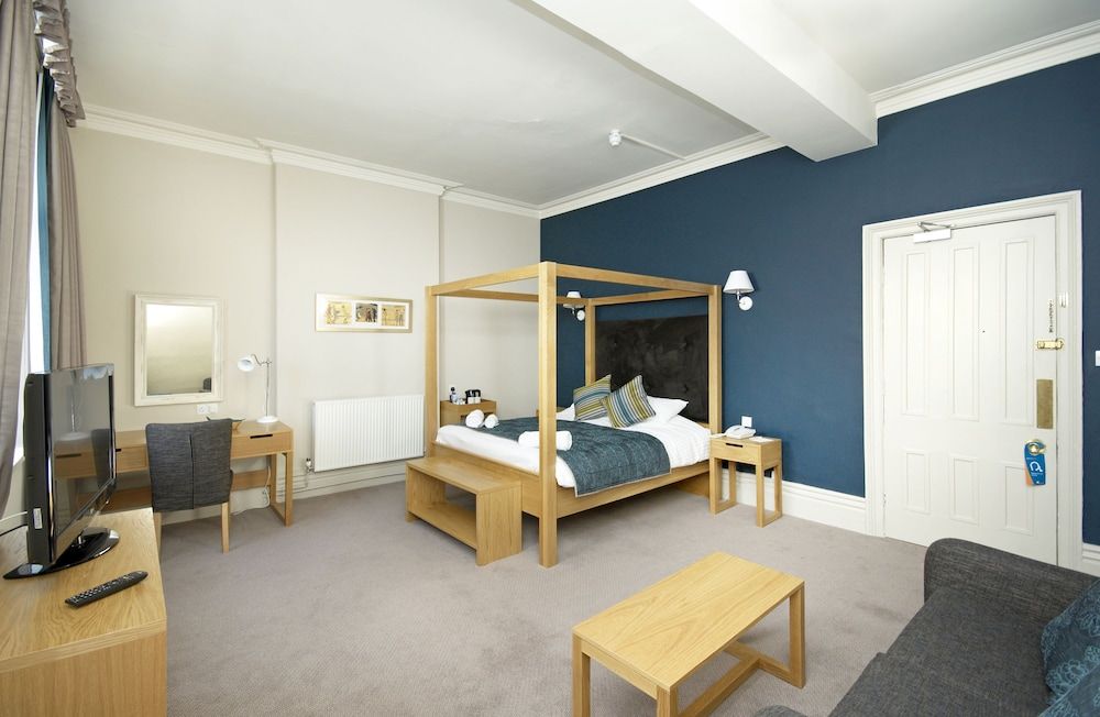 The George Hotel Standard Double Room 14