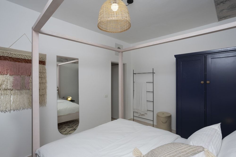 undefined Mr. Yavos - By TLV2GO 7