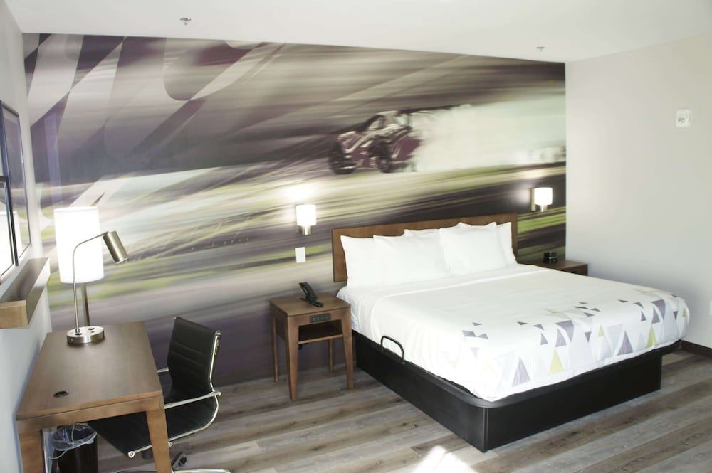 Room, 1 King Bed, Accessible, Non Smoking (Mobility/Hearing Impaired)