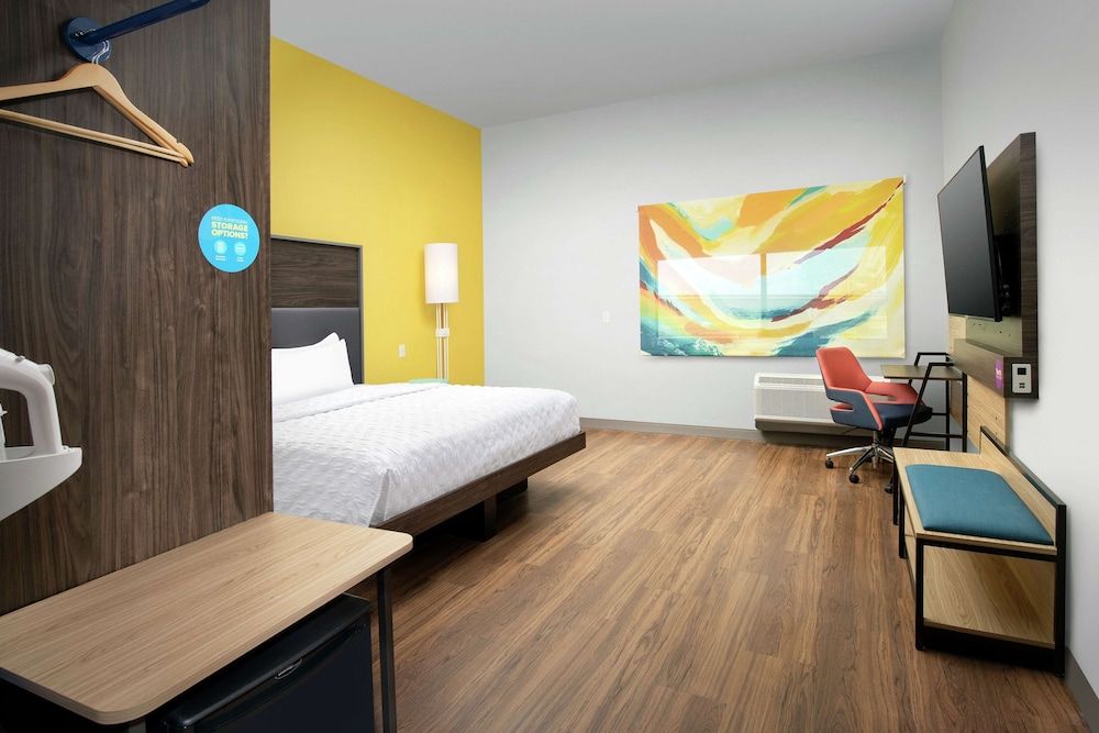 Room, 1 King Bed, Accessible (Hearing)