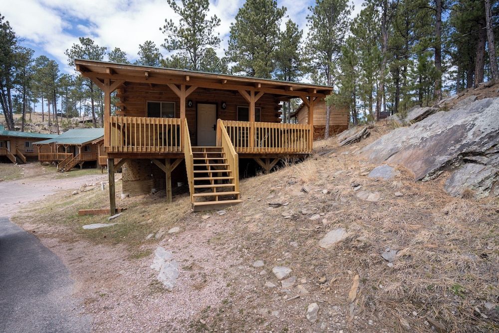 2 Queen Loft Cabin, Kitchen