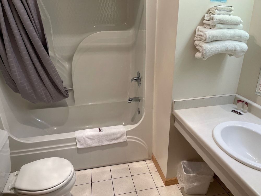 Lakeside Motor Inn Standard Room, 1 Queen Bed 5