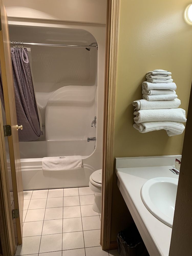 Lakeside Motor Inn Standard Room, 2 Double Beds 7