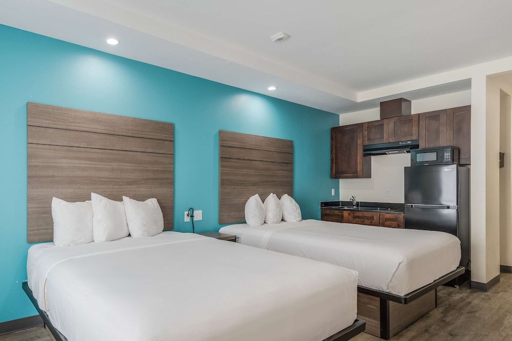Room, 2 Queen Beds, Accessible, Non Smoking