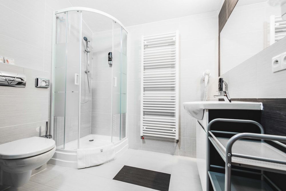 BOUTIQUE HOTEL11 with rooftop SPA Economy Double Room 4